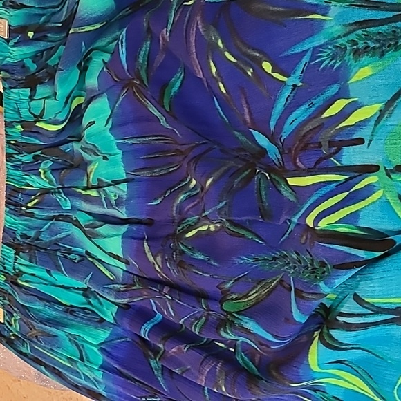 *HOST PICK* CLIO II Tropical Ocean Colors Skirt - Picture 3 of 3